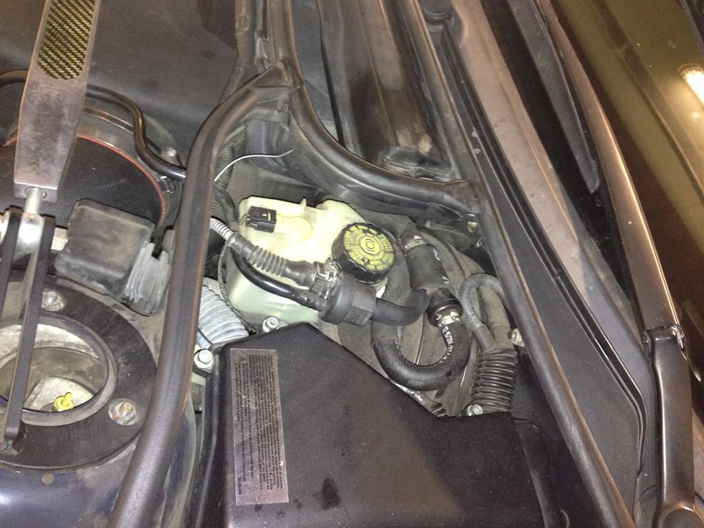 DIY E46 M3 find ANY exhaust leaks easily using SEAFOAM white smoke